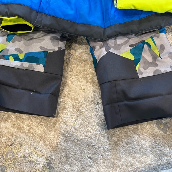 Obermeyer boys snow set - coat, bib and fleece size 2-XS - Picture 6 of 13